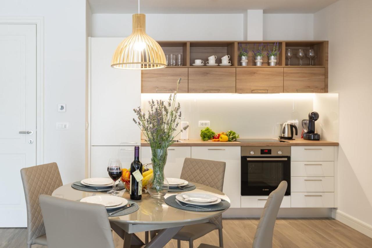 Lustica Apartments Central Tivat Buitenkant foto
