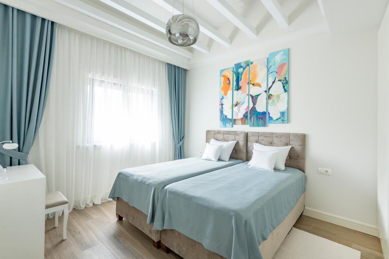 Lustica Apartments Central Tivat Buitenkant foto