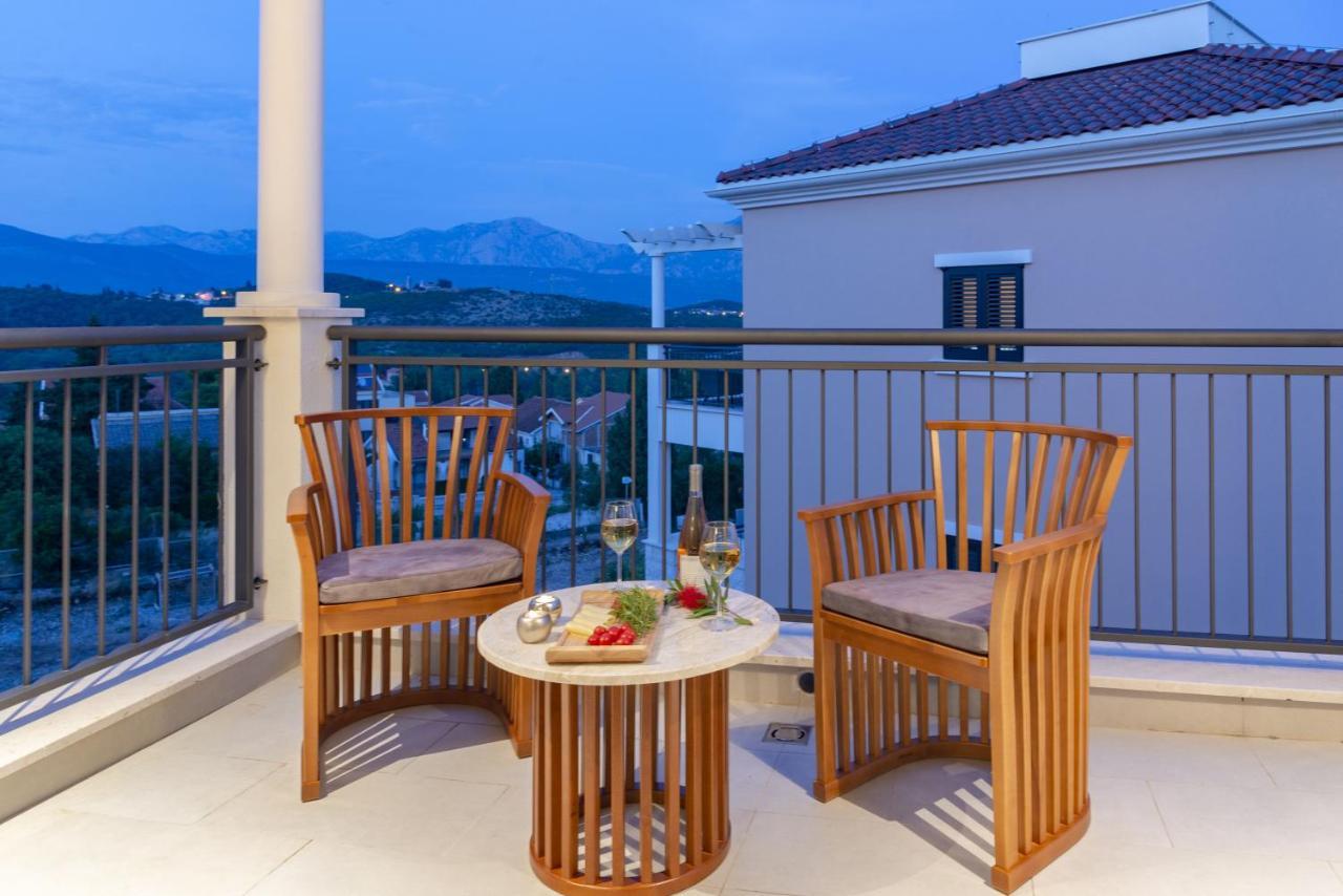 Lustica Apartments Central Tivat Buitenkant foto
