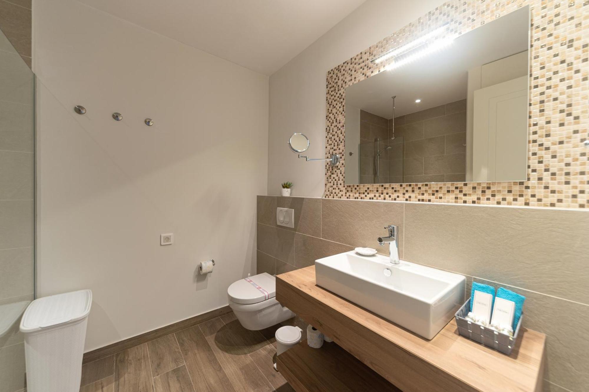 Lustica Apartments Central Tivat Buitenkant foto