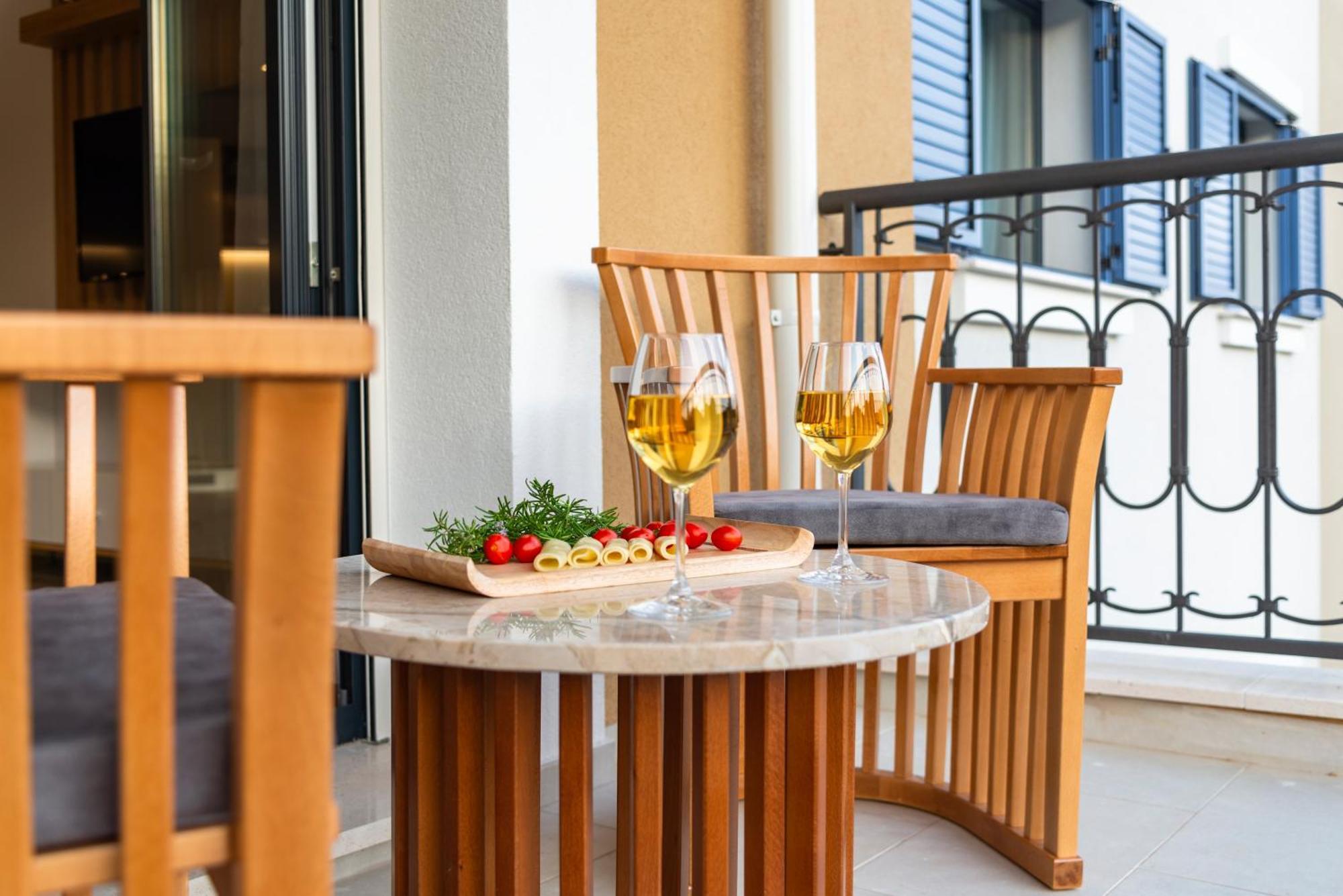 Lustica Apartments Central Tivat Kamer foto