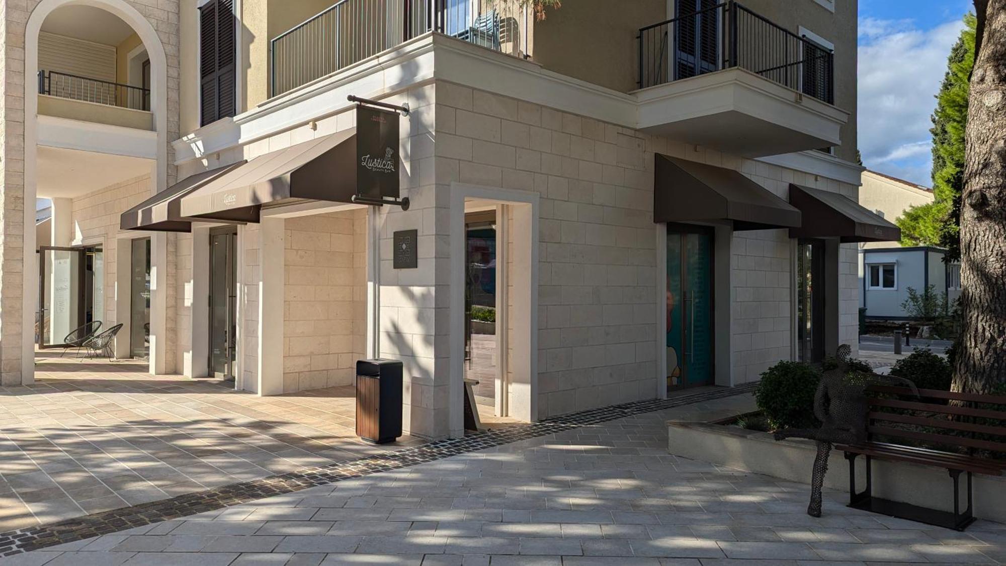 Lustica Apartments Central Tivat Buitenkant foto